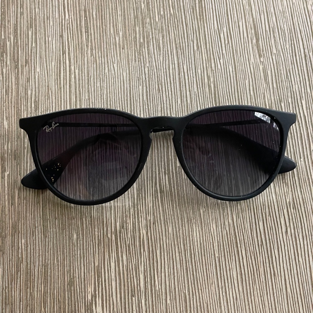 Women’s Ray-bans Erika Sunglasses